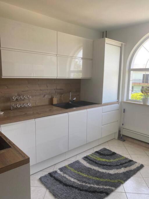 Lovely 3 Bedroom Apartment In Quiet Area W/ Pool Pula Exteriör bild